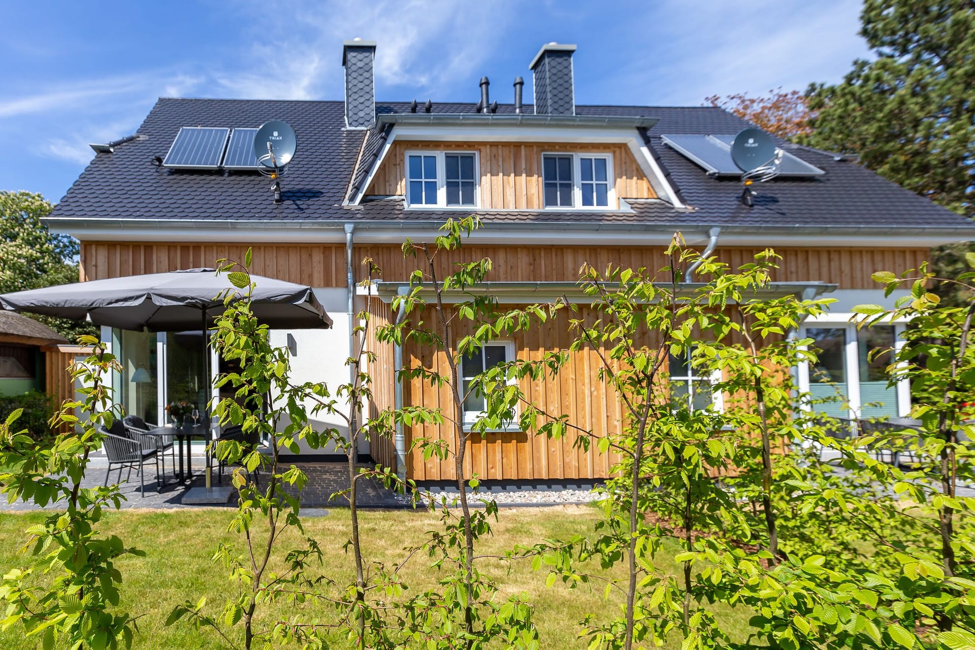 Außenansicht eines modernen Ferienhauses