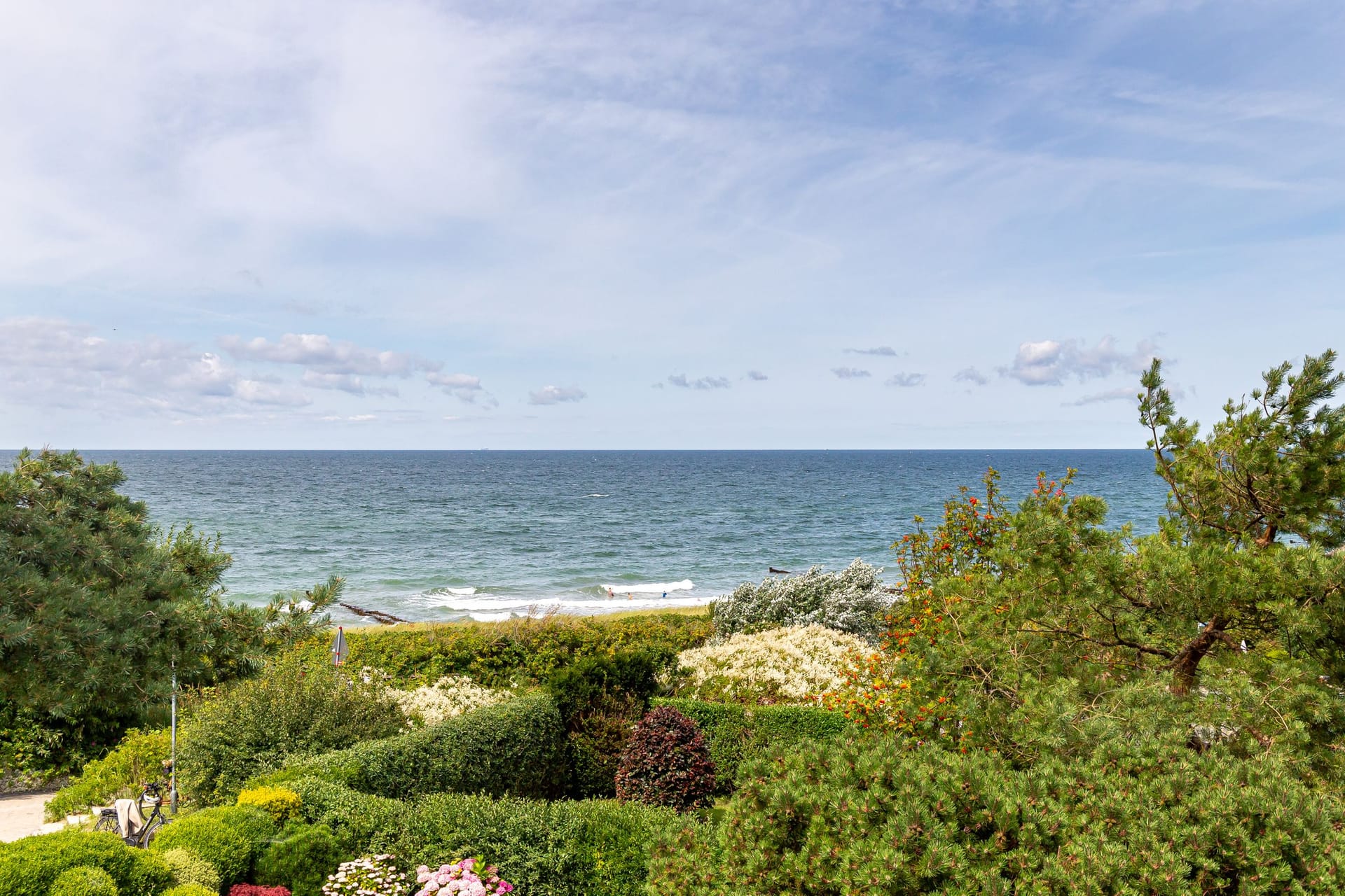 Blick auf den Strand und das Meer