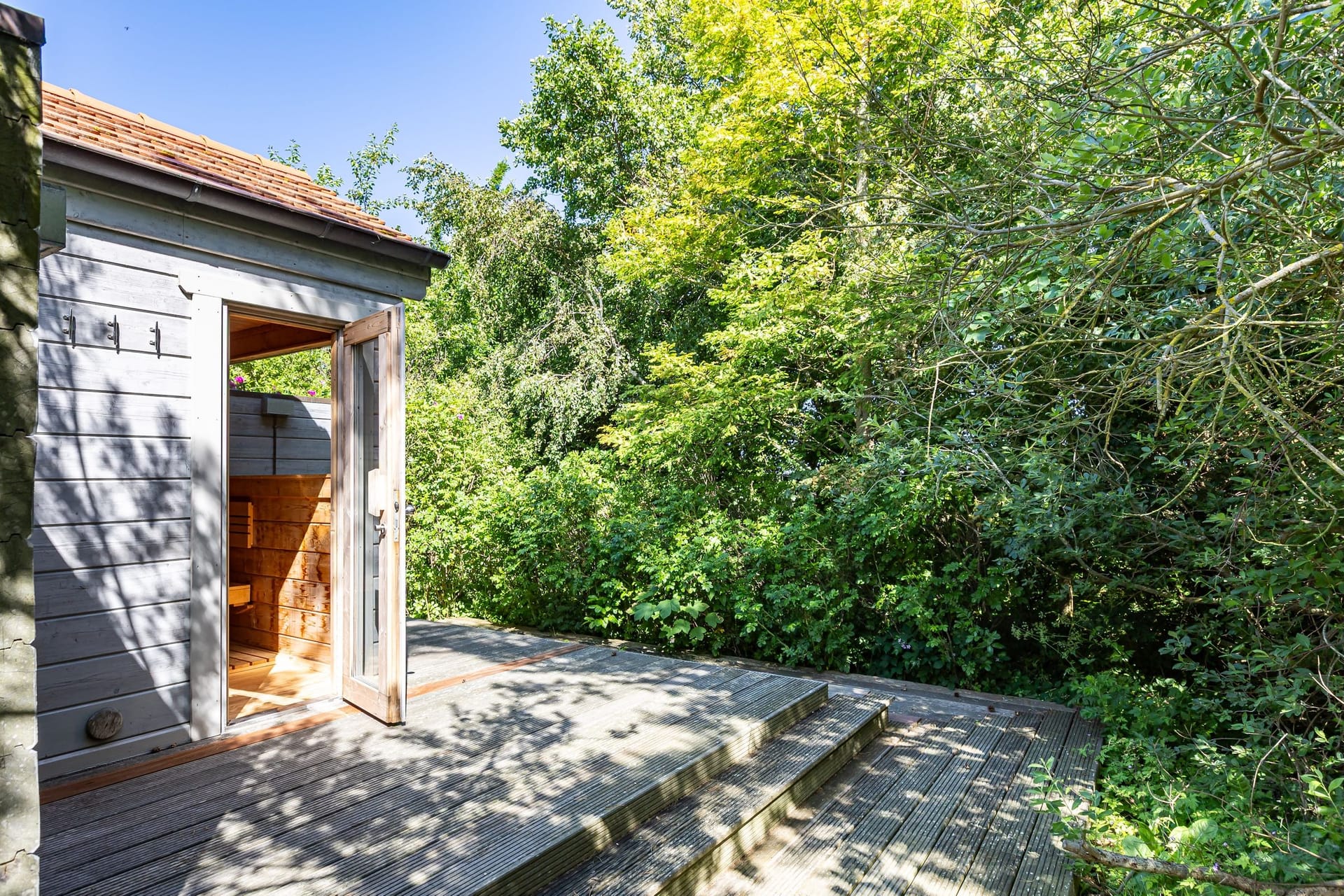 Terrasse mit Zugang zur Natur