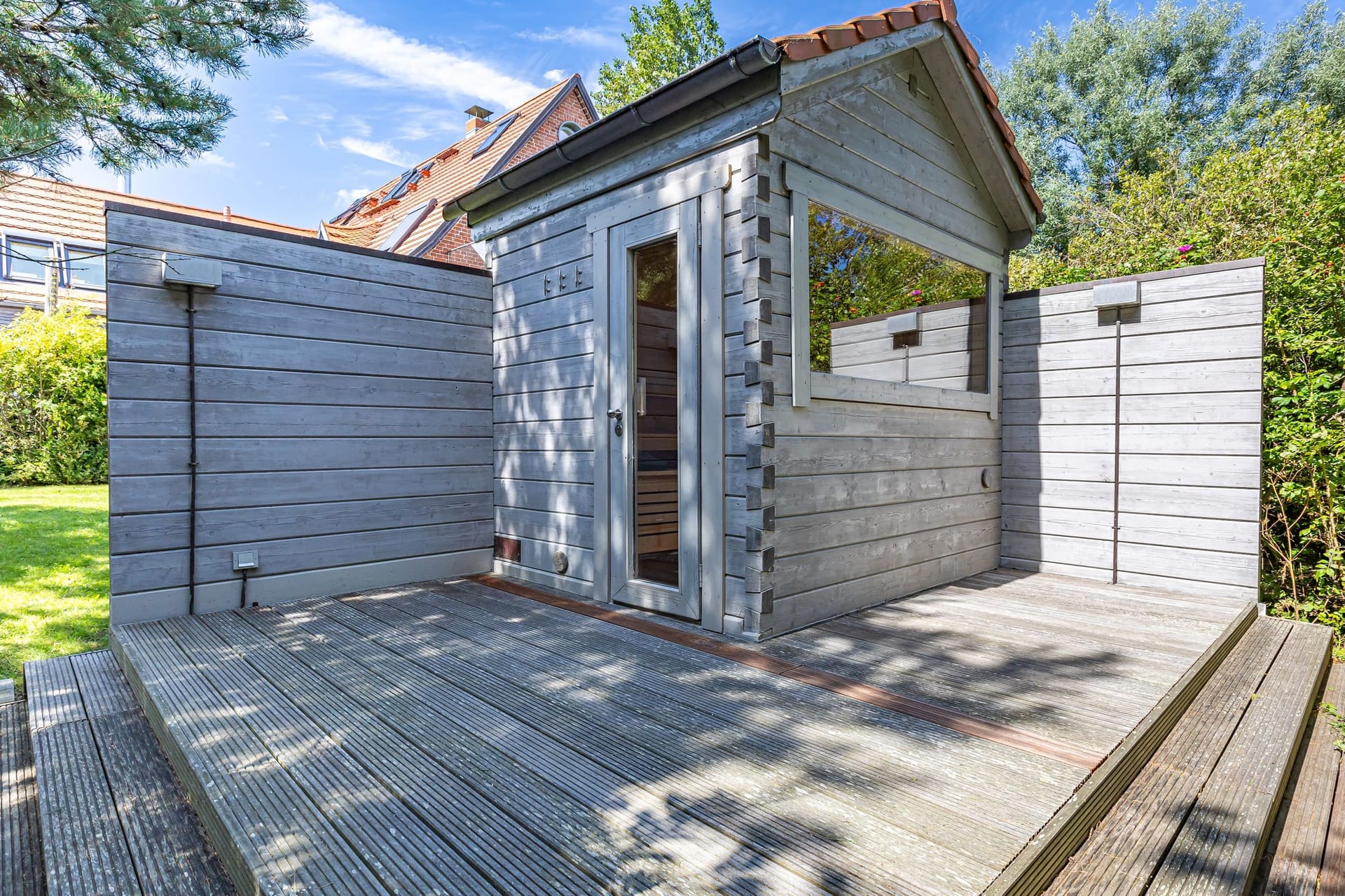 Moderne Sauna im Freien