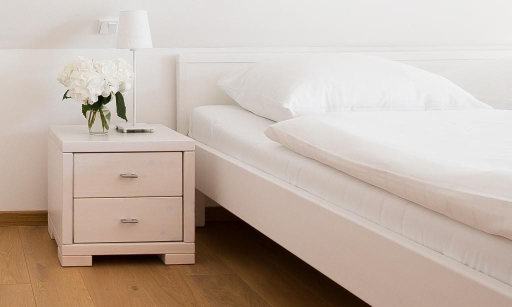 Helles Schlafzimmer mit modernem Design
