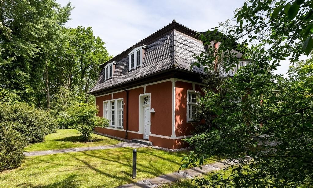 Außenansicht eines Ferienhauses in der Natur