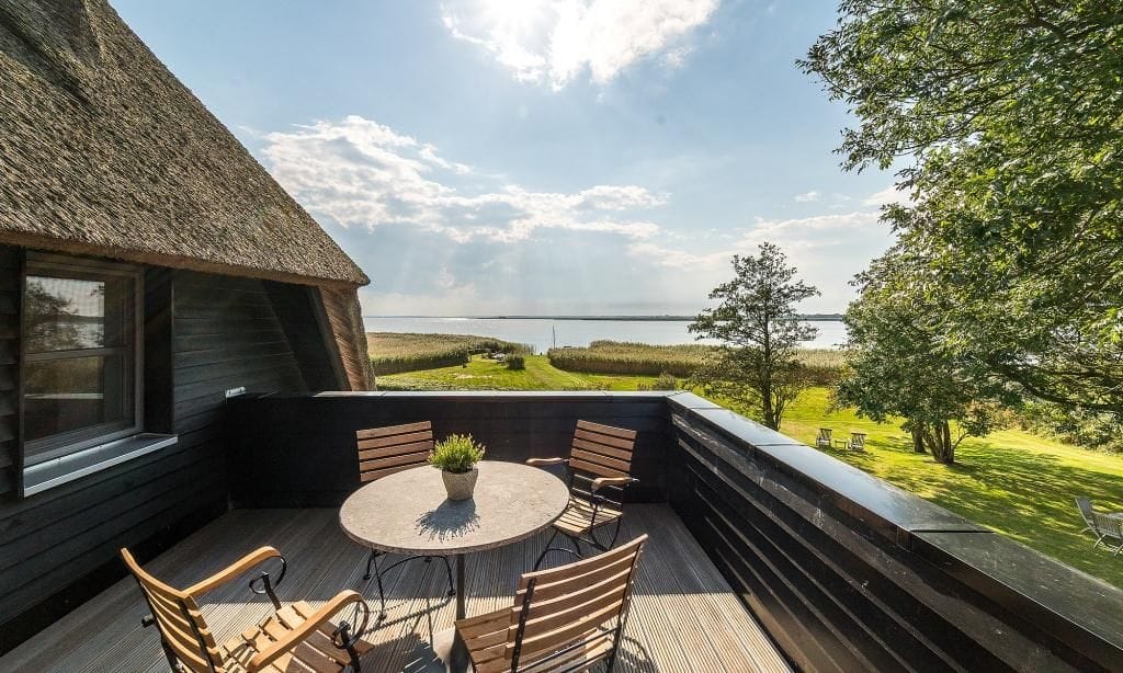 Balkon mit schöner Aussicht auf die Natur