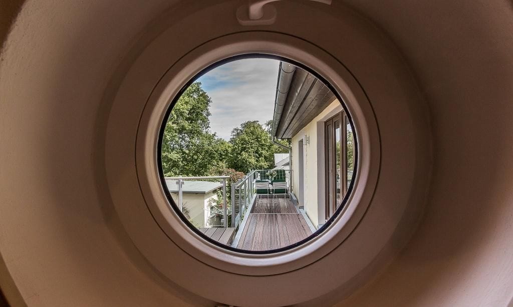 Balkon mit Blick auf die Natur