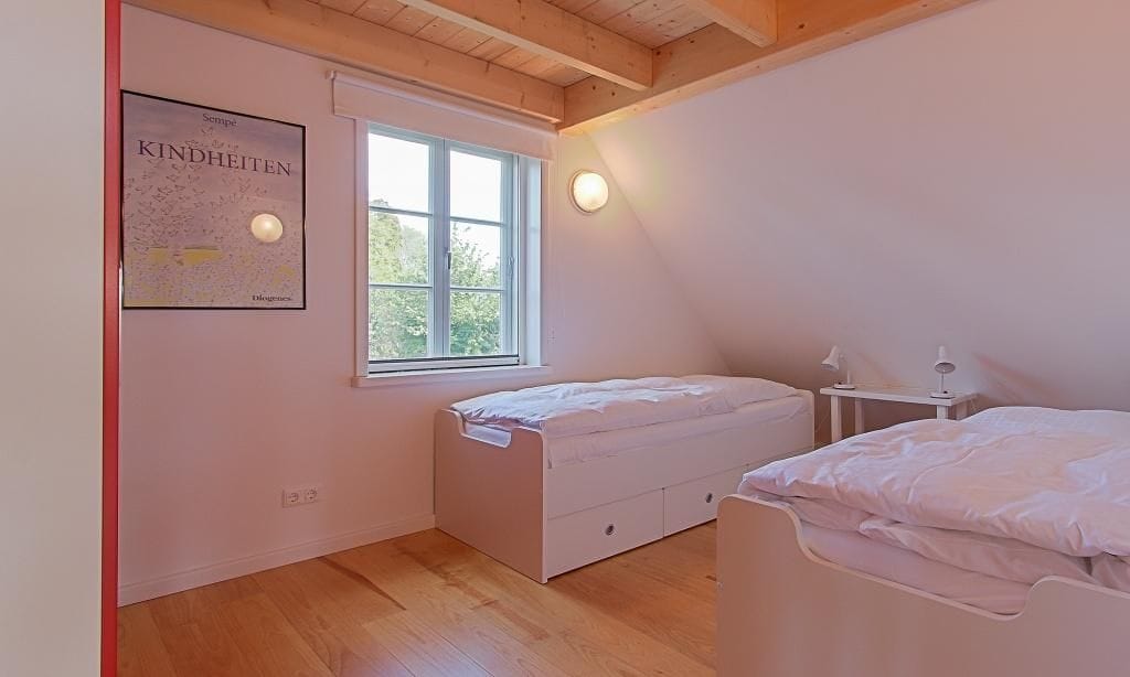 Schlafzimmer mit zwei Einzelbetten