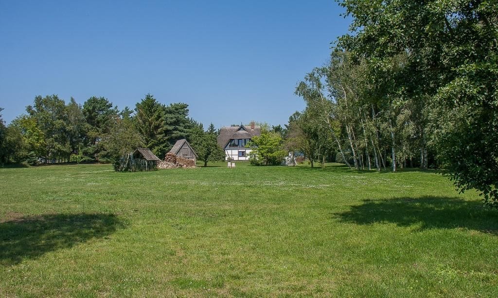Hauptgebäude in der Natur