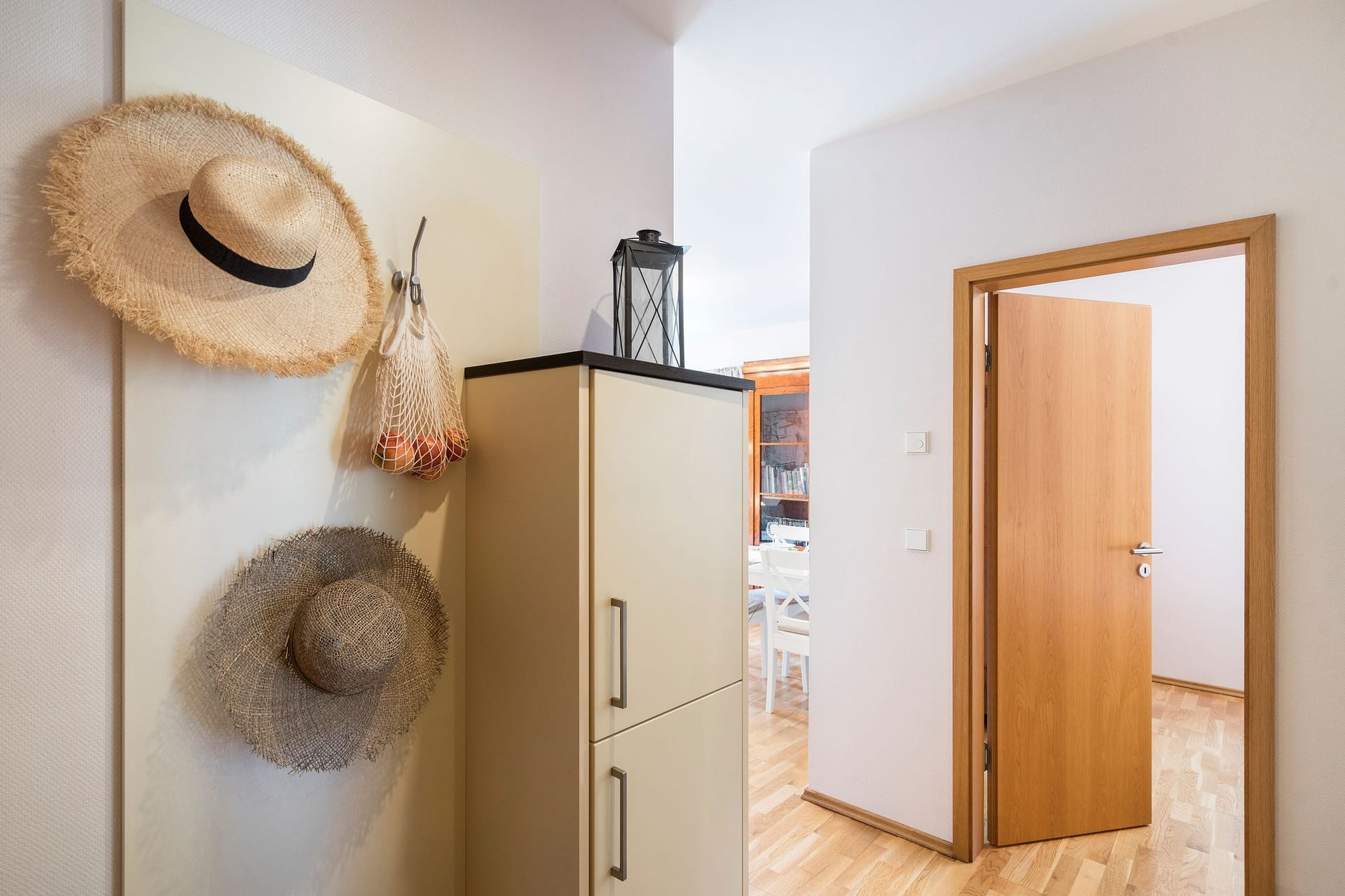 Eingangsbereich mit Hutablage und Schuhschrank