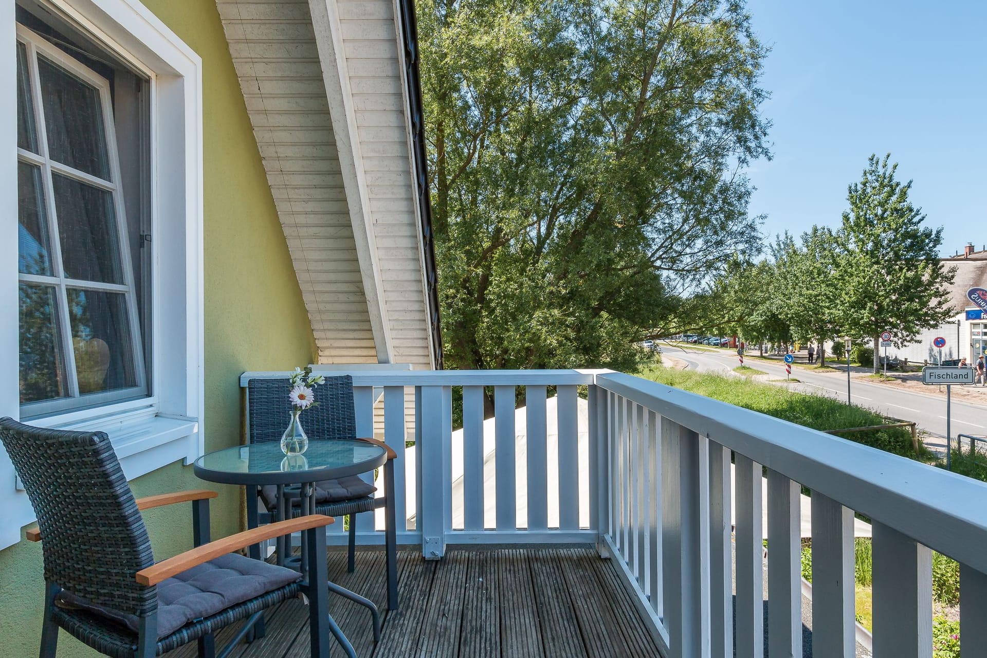 Balkon mit Blick ins Grüne