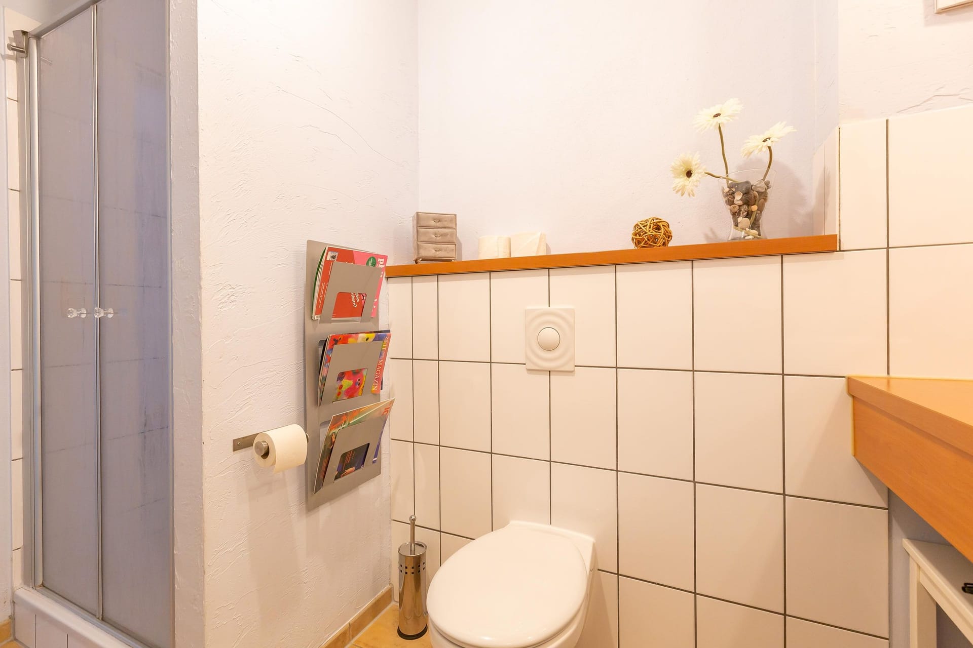 Kompaktes Badezimmer mit Dusche