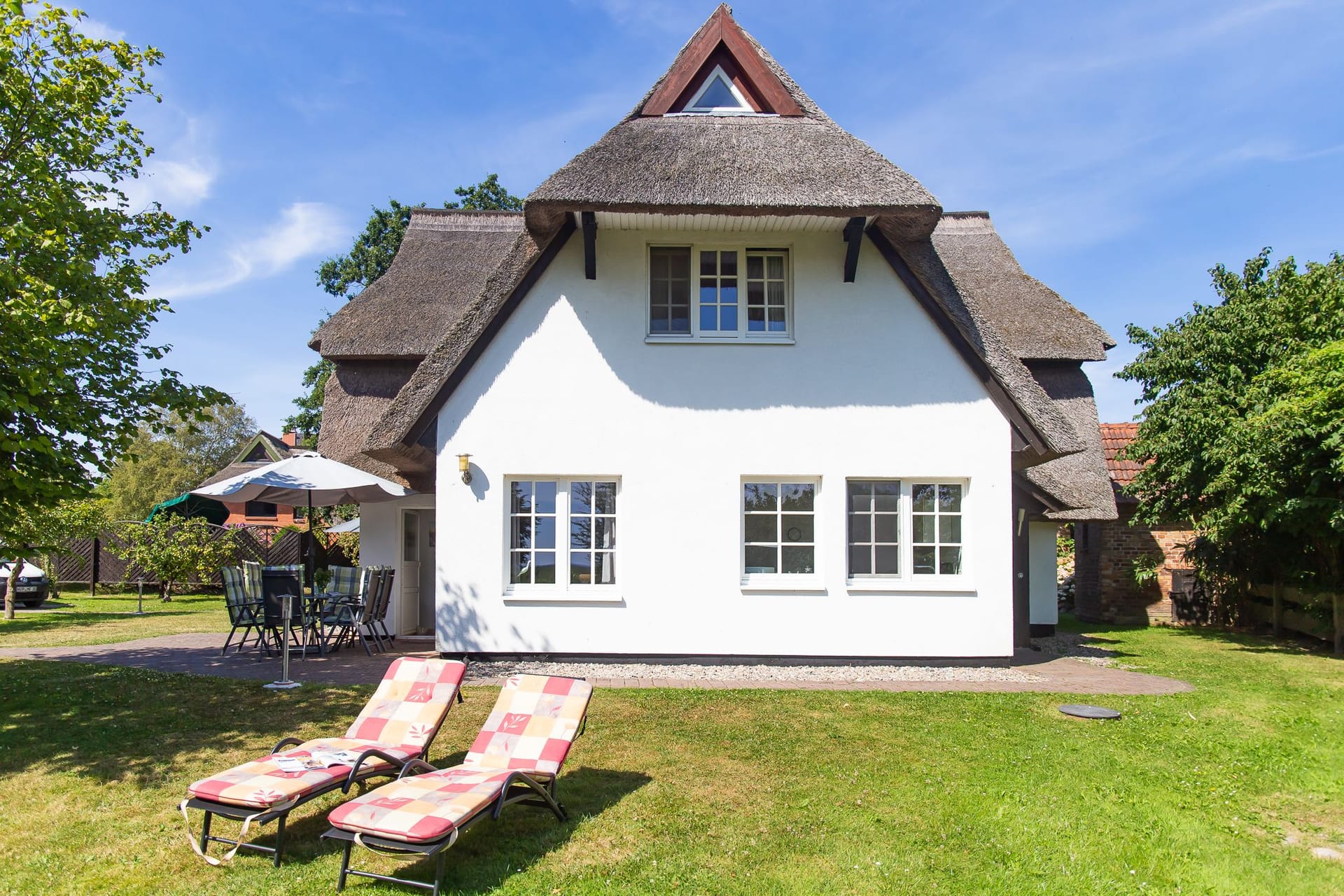 Außenansicht eines stilvollen Ferienhauses