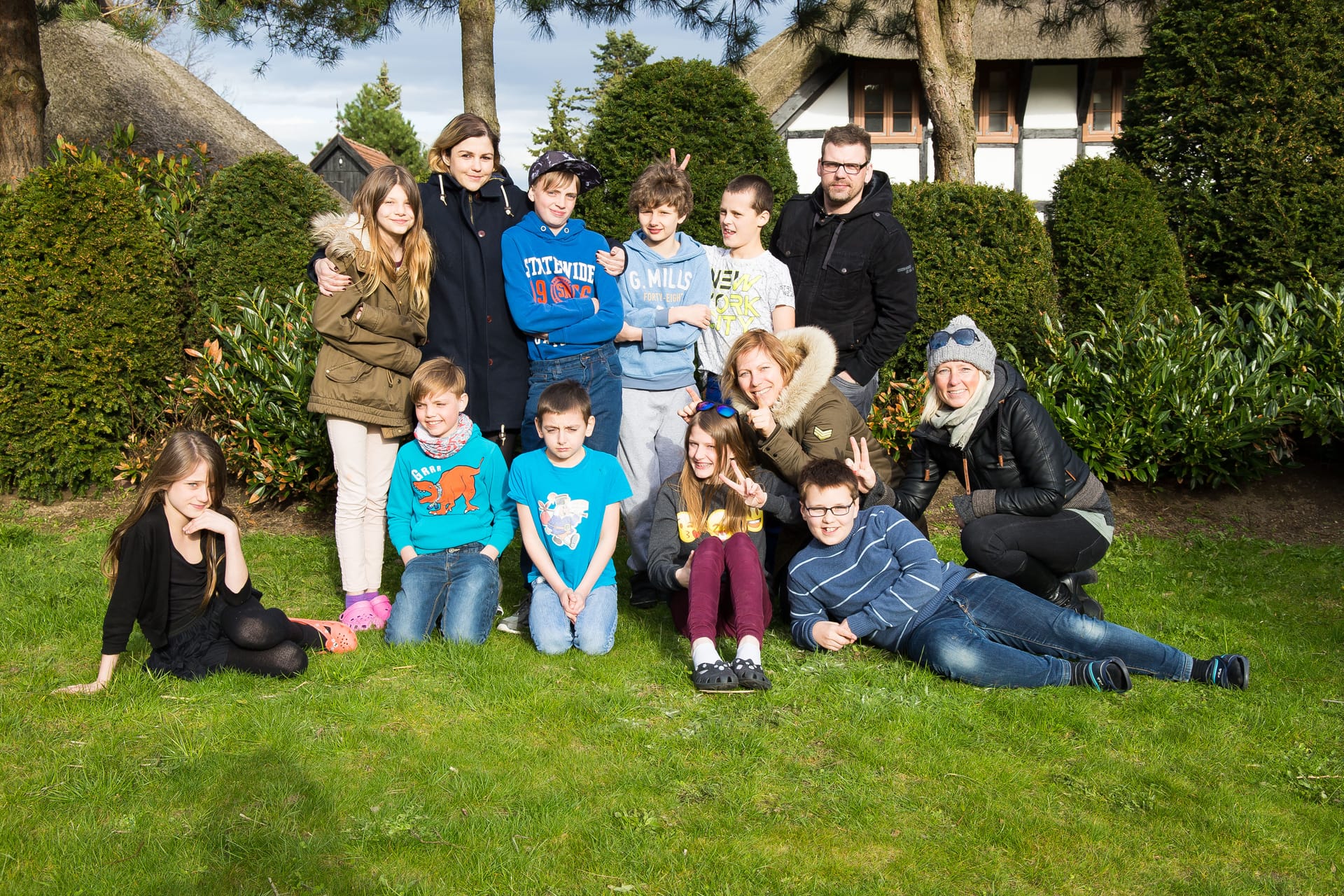 Kindergruppe von meerlachen Kinderprojekt