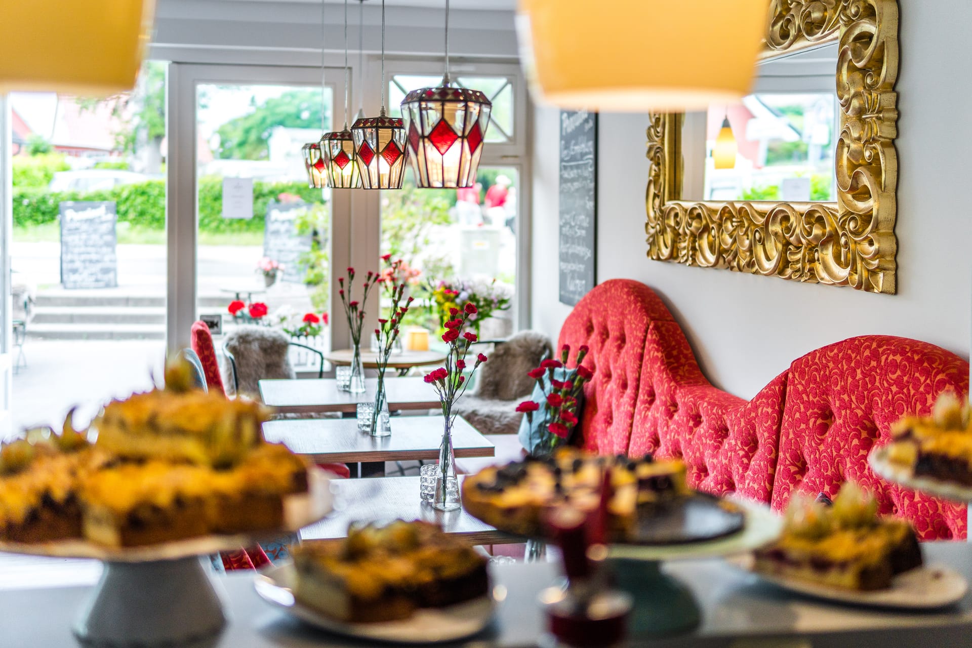 Hausgemachte Kuchen im stilvollen Caféambiente