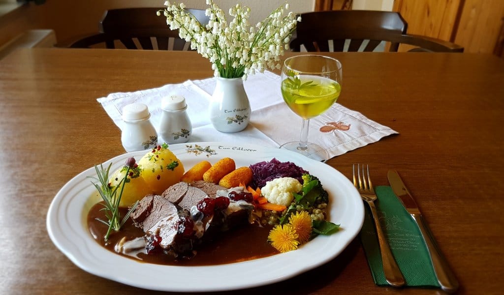 traditionelles Gericht von der Halbinsel mit Fleisch. Kartoffel und Gemüse