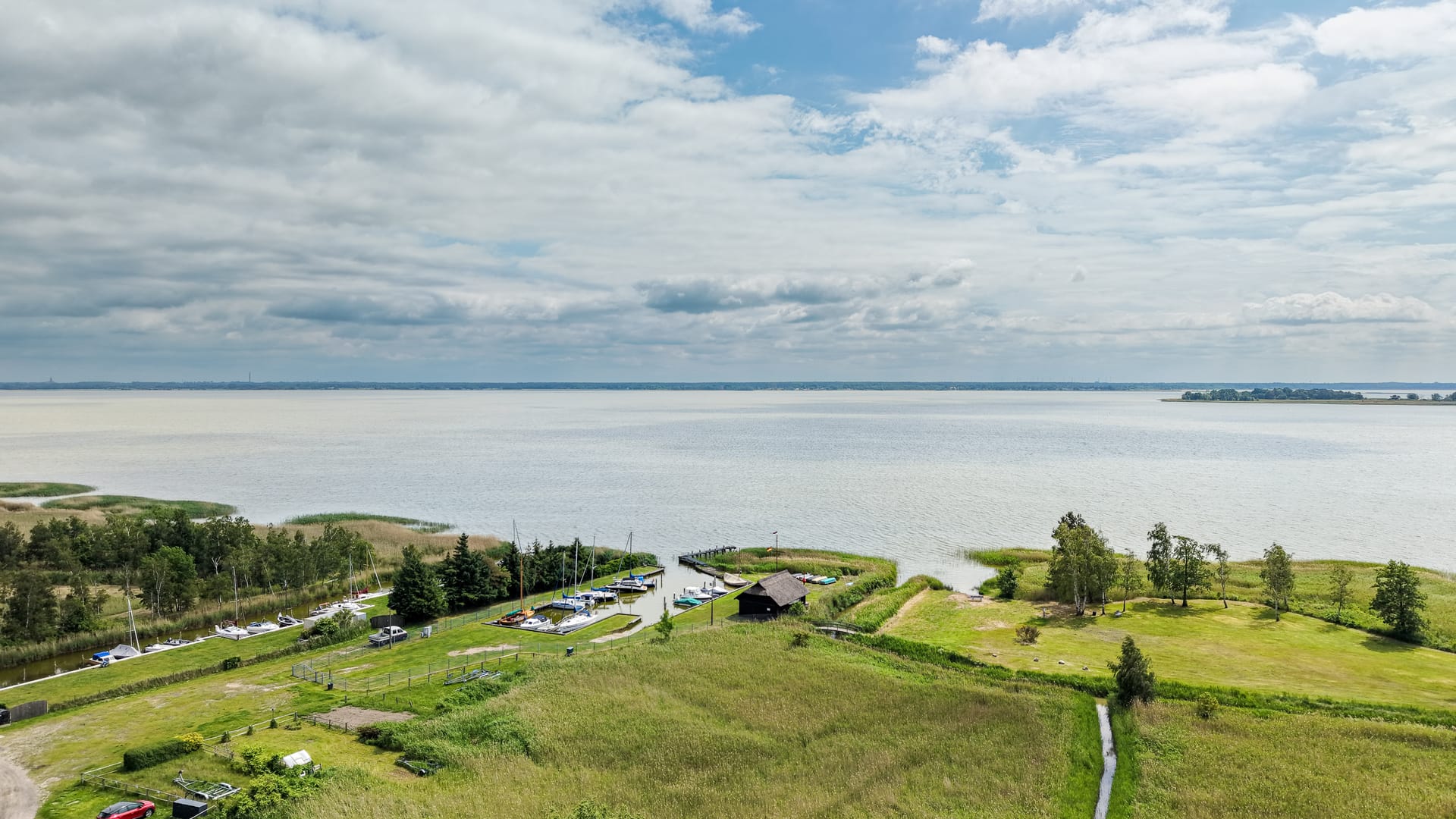 Luftaufnahme vom Wiecker Bodden