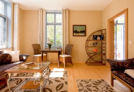 Haus zu den Büschen 01